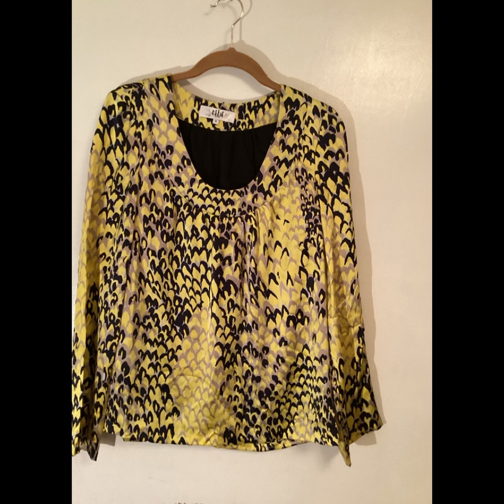- TIBI New York Whimsical,boho chic ,casual  blouse Sz 4